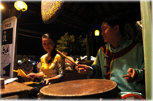 Hậu danh hiệu, Hội An luôn chú ý đến chính sách bảo tồn. Bài chòi cũng đã được tái hiện - d